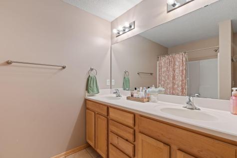 7509 Parkridge Way Savage MN 55378