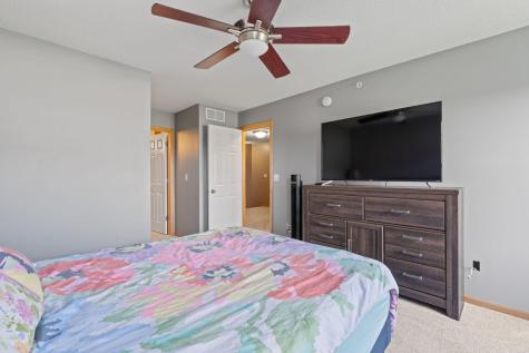 7509 Parkridge Way Savage MN 55378