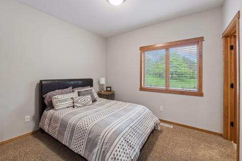 1222 Adrian Circle Chaska MN 55318