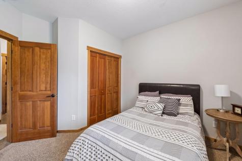 1222 Adrian Circle Chaska MN 55318