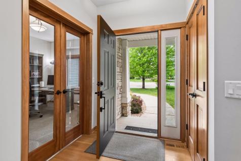 1222 Adrian Circle Chaska MN 55318