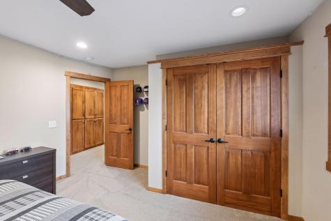 1222 Adrian Circle Chaska MN 55318