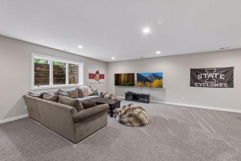 1222 Adrian Circle Chaska MN 55318