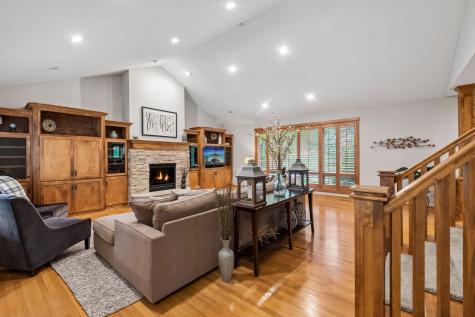 1222 Adrian Circle Chaska MN 55318