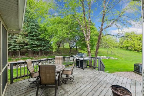 1222 Adrian Circle Chaska MN 55318