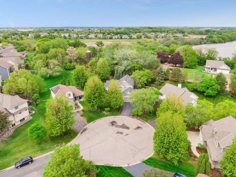 1222 Adrian Circle Chaska MN 55318