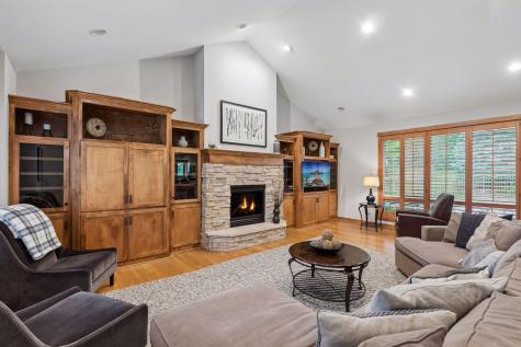 1222 Adrian Circle Chaska MN 55318