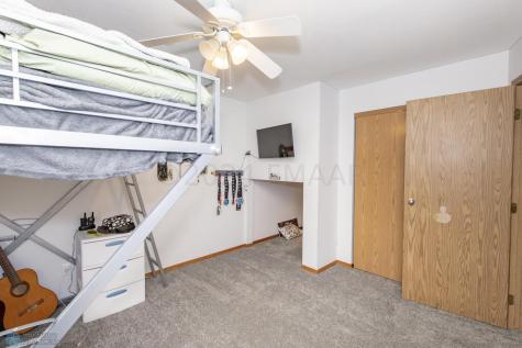 3904 34 Street S Fargo ND 58104