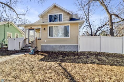 830 Kennedy Court N Fargo ND 58102