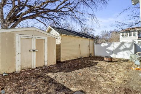 830 Kennedy Court N Fargo ND 58102