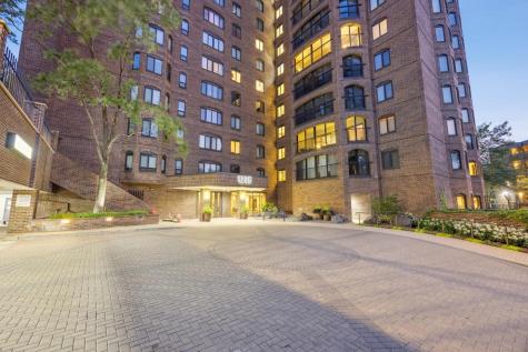 1235 Yale Place Minneapolis MN 55403