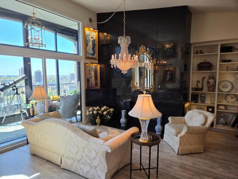 1235 Yale Place Minneapolis MN 55403
