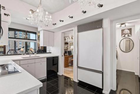 1235 Yale Place Minneapolis MN 55403