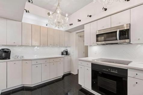 1235 Yale Place Minneapolis MN 55403
