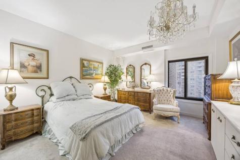 1235 Yale Place Minneapolis MN 55403