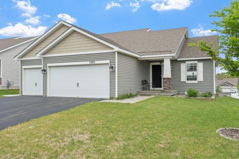 1989 Attenborough Street Shakopee MN 55379