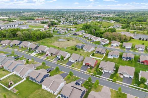 1989 Attenborough Street Shakopee MN 55379