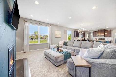 1088 Rosemary Court Chaska MN 55318