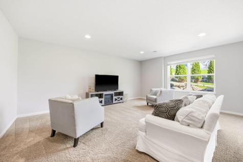 1088 Rosemary Court Chaska MN 55318
