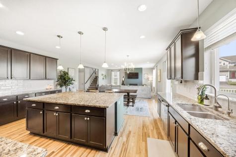 1088 Rosemary Court Chaska MN 55318