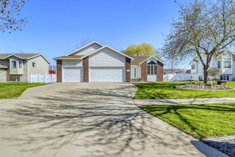 3319 45TH Avenue S Fargo ND 58104