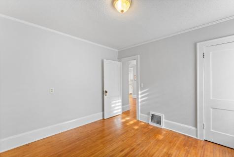 2548 17th Avenue E North Saint Paul MN 55109