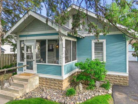 2548 17th Avenue E North Saint Paul MN 55109