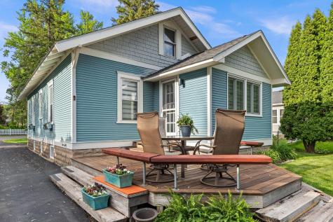 2548 17th Avenue E North Saint Paul MN 55109