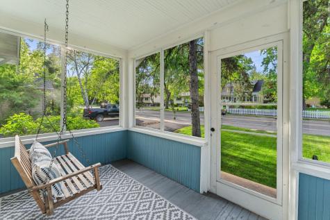 2548 17th Avenue E North Saint Paul MN 55109