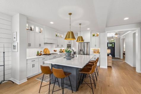 5137 Boulder Lane Chaska MN 55318
