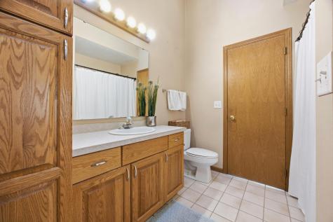 4274 39 1/2 Avenue S Fargo ND 58104