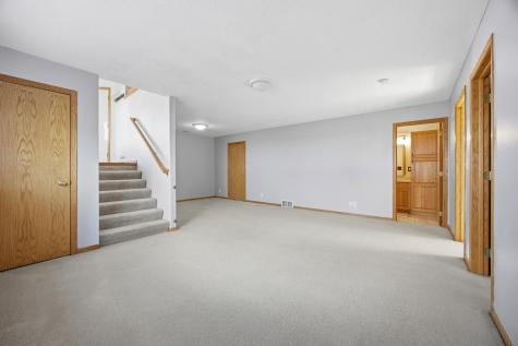 4274 39 1/2 Avenue S Fargo ND 58104