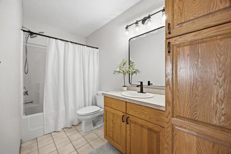 4274 39 1/2 Avenue S Fargo ND 58104