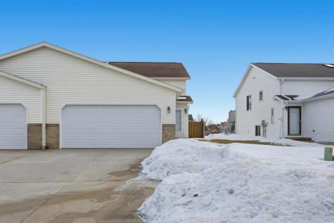 4274 39 1/2 Avenue S Fargo ND 58104