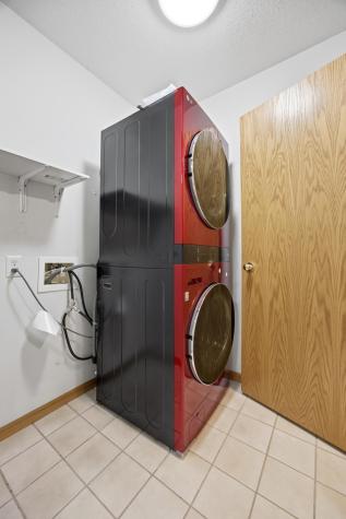 4274 39 1/2 Avenue S Fargo ND 58104