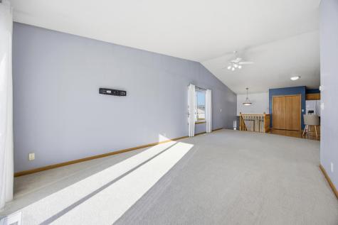 4274 39 1/2 Avenue S Fargo ND 58104