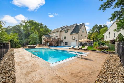 2012 Pine Ridge Drive West Saint Paul MN 55118