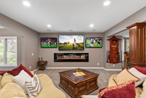 2012 Pine Ridge Drive West Saint Paul MN 55118