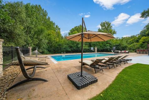 2012 Pine Ridge Drive West Saint Paul MN 55118