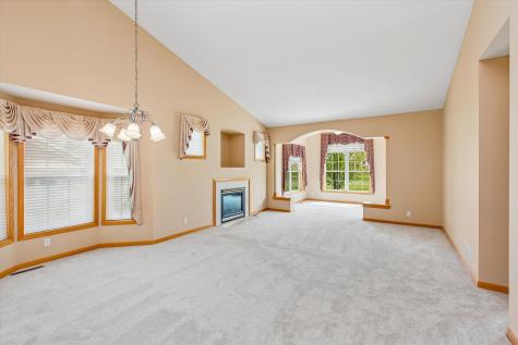 505 Holly Lane N Oakdale MN 55128