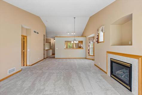 505 Holly Lane N Oakdale MN 55128
