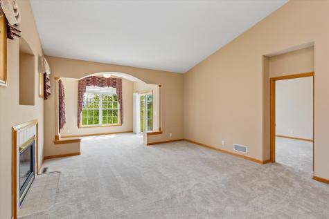 505 Holly Lane N Oakdale MN 55128