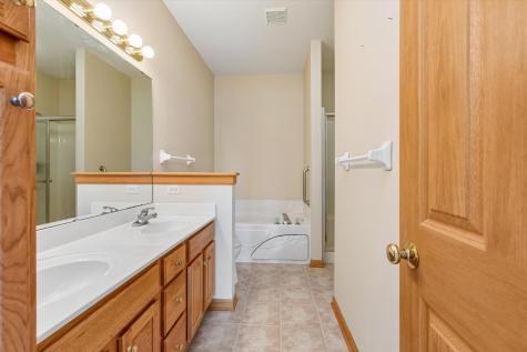 505 Holly Lane N Oakdale MN 55128