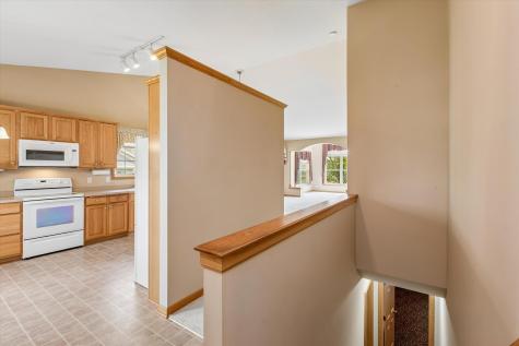 505 Holly Lane N Oakdale MN 55128