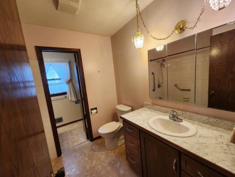 105 E Hawthorne Street Albert Lea MN 56007