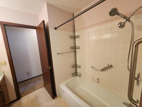 105 E Hawthorne Street Albert Lea MN 56007