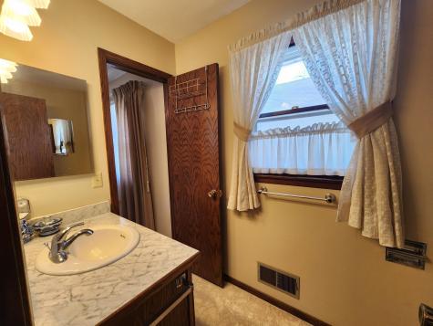 105 E Hawthorne Street Albert Lea MN 56007