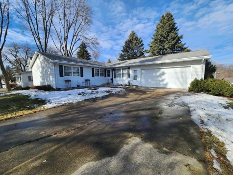 105 E Hawthorne Street Albert Lea MN 56007