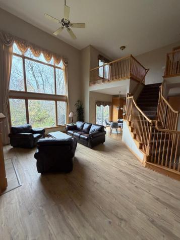 8304 9TH Street N Oakdale MN 55128
