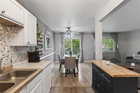 841 Evergreen Circle Burnsville MN 55337